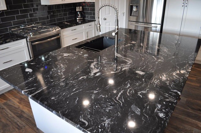 Exemple de plan de travail en granit noir